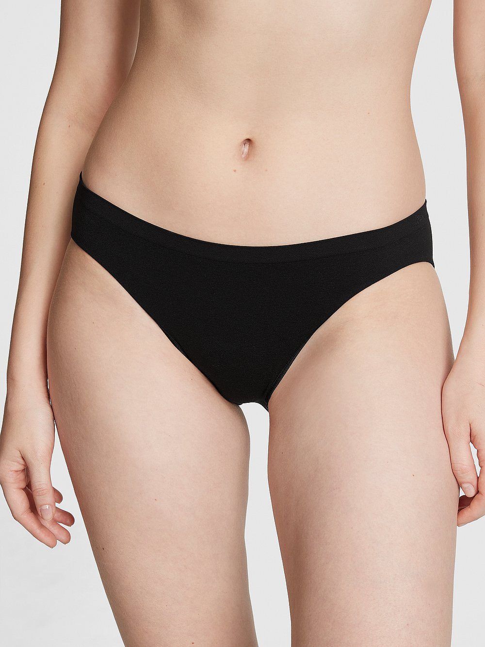 Seamless Bikini Panty (Smooth | Pure Black)